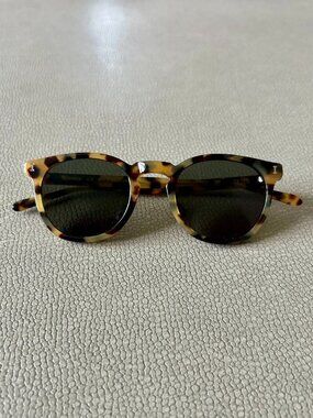 Illesteva Eldridge 48 Sunglasses in Tortoise/Grey Flat